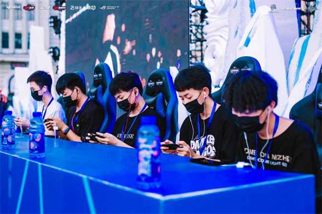 面对巨大压 面对巨大压