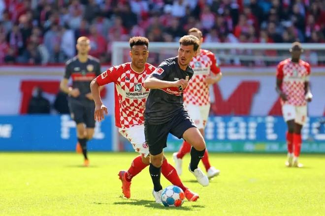 这表明他在 这表明他在